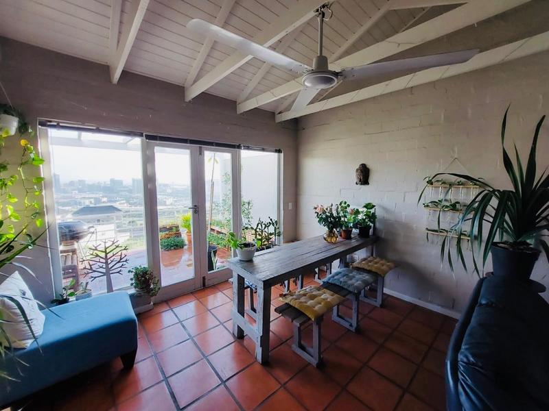 2 Bedroom Property for Sale in Vredehoek Western Cape